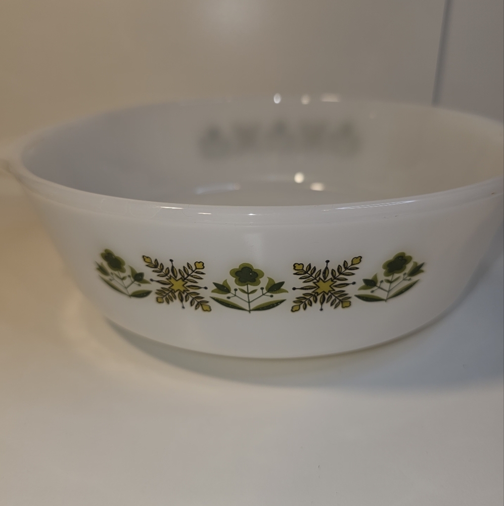 Vintage Anchor Hocking Fire King  1 1/2 Quart Meadow Green Baking Dish